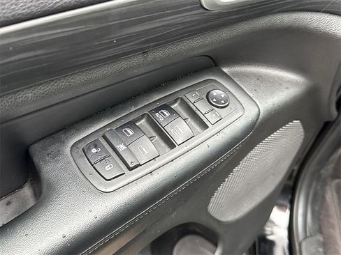 Used 2019 Jeep Grand Cherokee Altitude image 7