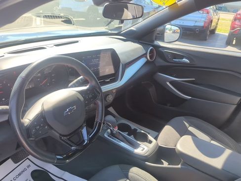 Certified 2024 Chevrolet Trax RS FWD image 19