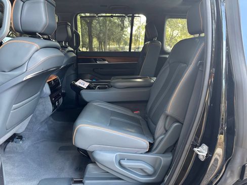 Used 2023 Jeep Grand Wagoneer Series II AWD/4WD image 29