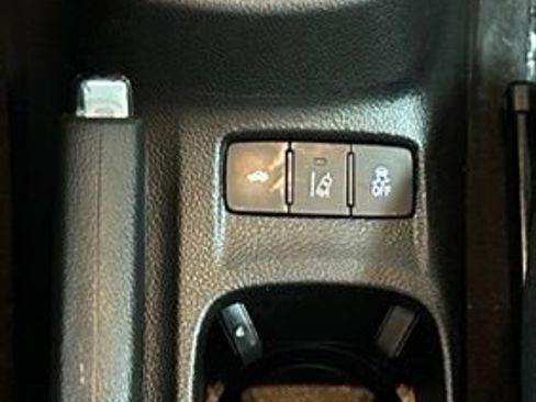 Used 2019 Chevrolet Sonic LT w/ Convenience Package FWD image 17