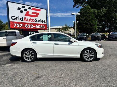 Used 2015 Honda Accord Sport image 2