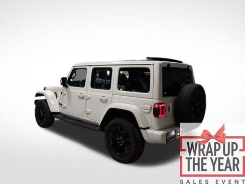 Used 2022 Jeep Wrangler Unlimited Sahara image 25
