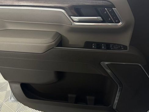 Used 2025 Chevrolet Silverado 3500 LTZ image 25