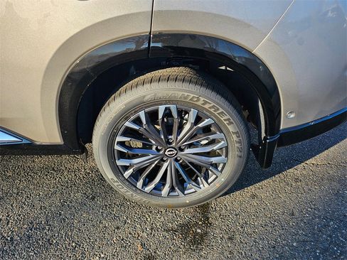 New 2026 Nissan Rogue Platinum image 9