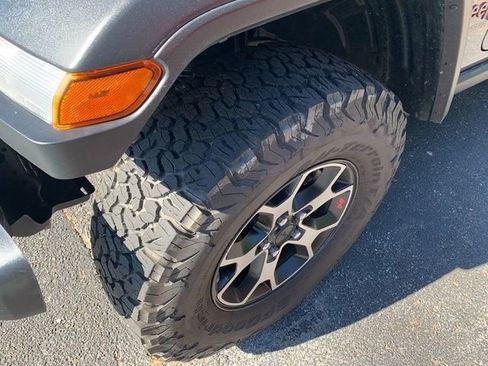 Used 2021 Jeep Wrangler Unlimited Rubicon AWD/4WD image 2