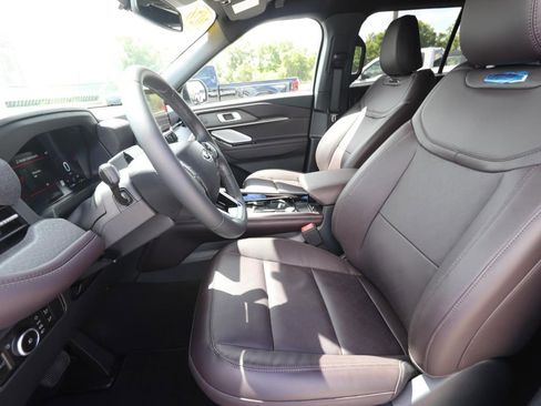 New 2026 Ford Explorer Platinum RWD image 2