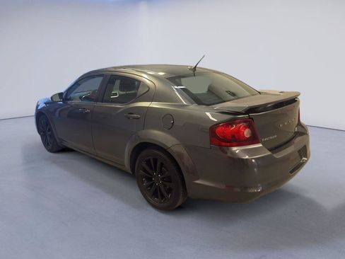 Used 2014 Dodge Avenger SE w/ Blacktop Package FWD image 5