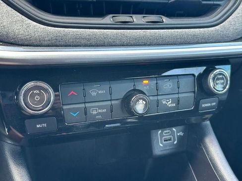 Used 2025 Jeep Compass Sport AWD/4WD image 16