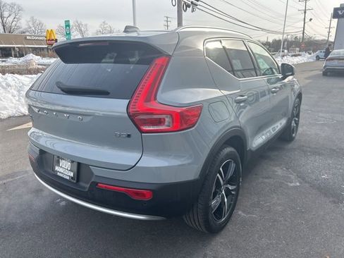 Certified 2025 Volvo XC40 B5 Core image 5