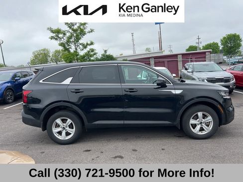 Used 2022 Kia Sorento LX AWD/4WD image 5