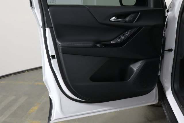 Used 2025 Chevrolet Equinox LT FWD image 19