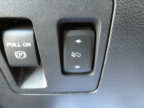 Used 2018 Ford F150 Platinum w/ Technology Package image 29