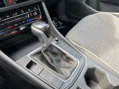 Used 2025 Volkswagen Jetta Sport FWD image 28