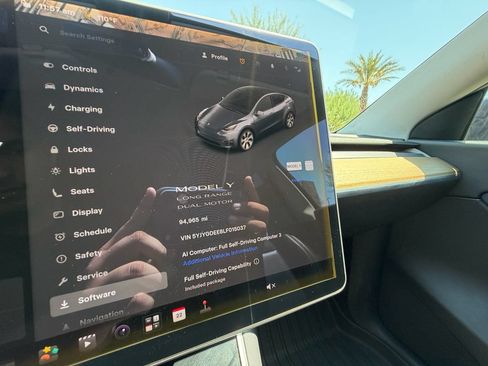 Used 2020 Tesla Model Y Long Range AWD/4WD image 12