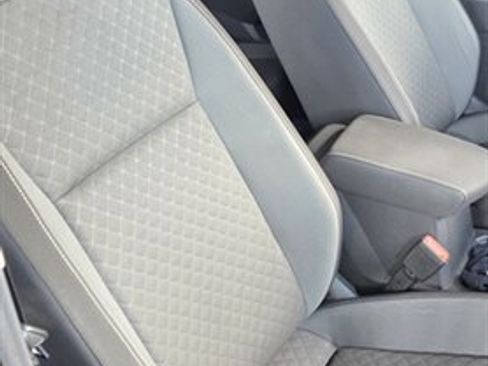 Used 2021 Volkswagen Tiguan S image 9