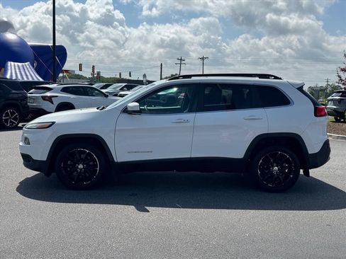Used 2016 Jeep Cherokee Limited FWD image 6