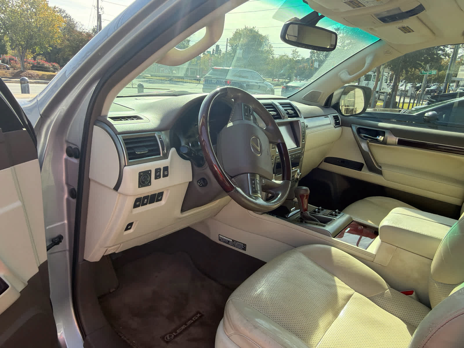 Used 2014 Lexus GX 460 Luxury AWD/4WD image 5