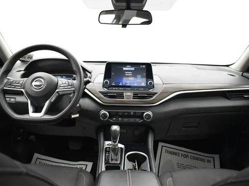 Used 2023 Nissan Altima 2.5 SV FWD image 18