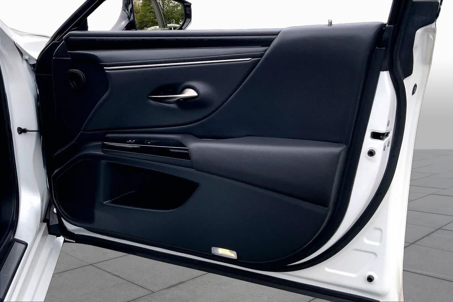 Used 2024 Lexus ES 350 w/ Premium Package FWD image 23
