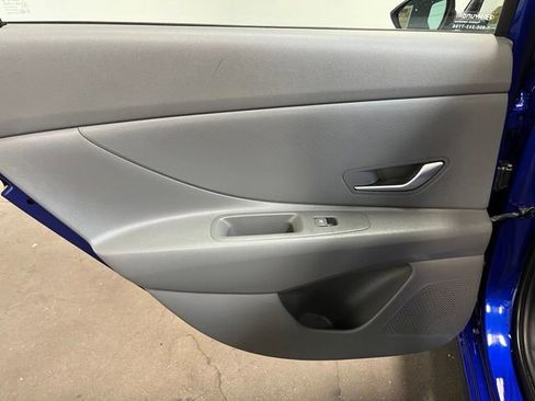 Used 2024 Hyundai Elantra SEL FWD image 16