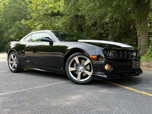 Used 2010 Chevrolet Camaro SS RWD image 26
