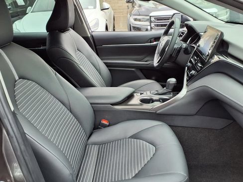 Used 2023 Toyota Camry SE w/ Audio Upgrade Package FWD image 25