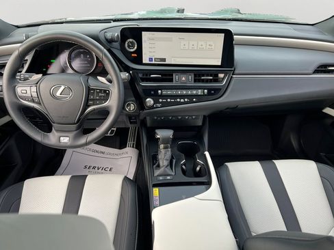 Certified 2025 Lexus ES 300h F Sport image 11