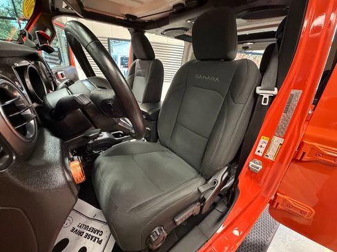 Used 2018 Jeep Wrangler Unlimited Sahara w/ Cold Weather Group AWD/4WD image 7