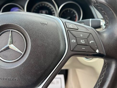 Used 2014 Mercedes-Benz E 350 4MATIC Wagon image 27