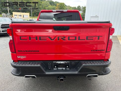 Used 2021 Chevrolet Silverado 1500 Custom Trail Boss w/ LPO, Dark Essentials Package AWD/4WD image 5