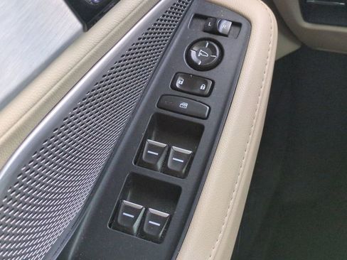 Used 2022 Acura MDX SH-AWD image 25