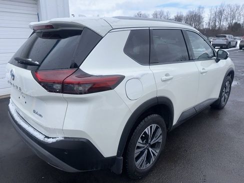 Used 2021 Nissan Rogue SV w/ Premium Package image 7