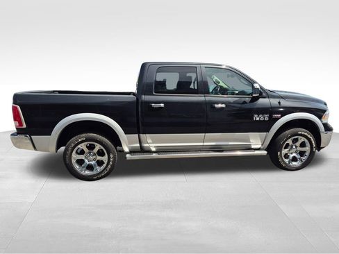 Used 2017 RAM 1500 Laramie w/ Convenience Group image 9