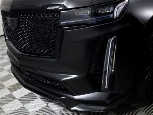 Used 2024 Cadillac Escalade V w/ LPO, ONYX Package image 51