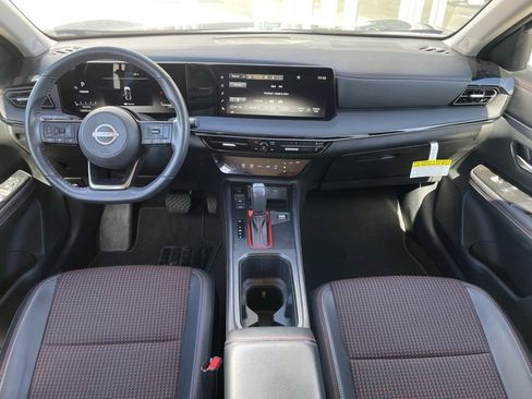 Certified 2025 Nissan Kicks SR image 11