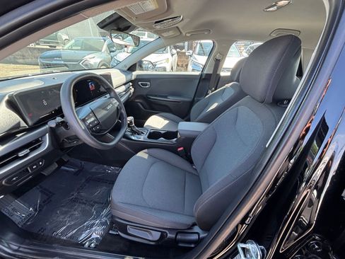 Used 2025 Kia K4 LXS image 25
