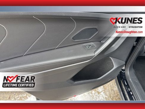 Used 2024 Volkswagen Tiguan Wolfsburg Edition image 33