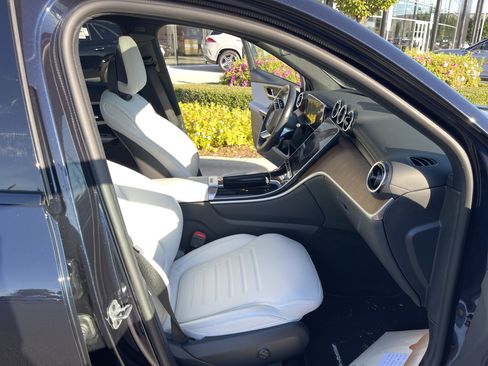 Certified 2023 Mercedes-Benz GLC 300 4MATIC image 35