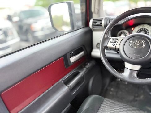 Used 2010 Toyota FJ Cruiser 4WD image 22