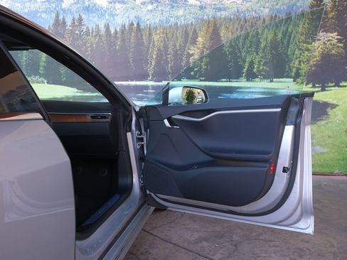 Used 2018 Tesla Model S 75D image 32