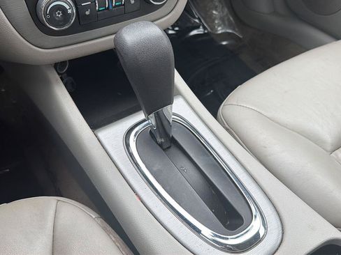 Used 2008 Chevrolet Impala LT w/ Luxury Edition Package FWD image 9