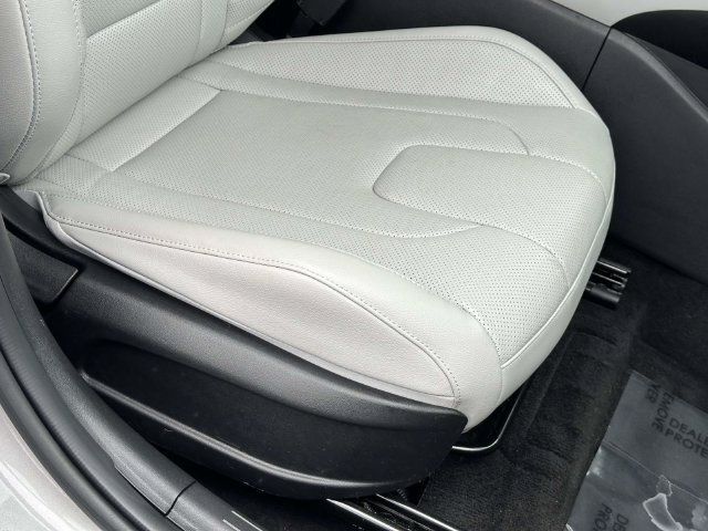 Used 2021 Hyundai Elantra Limited FWD image 10