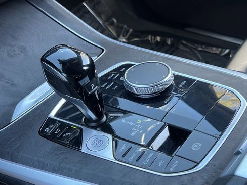 Used 2022 BMW X5 xDrive40i w/ Parking Assistance Package image 29