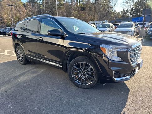 Used 2023 GMC Terrain Denali w/ Black Diamond Edition image 7