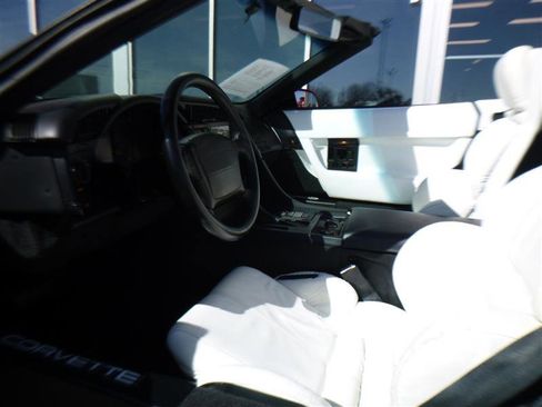 Used 1992 Chevrolet Corvette Convertible image 10