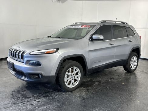 Used 2016 Jeep Cherokee Latitude w/ Comfort/Convenience Group image 6