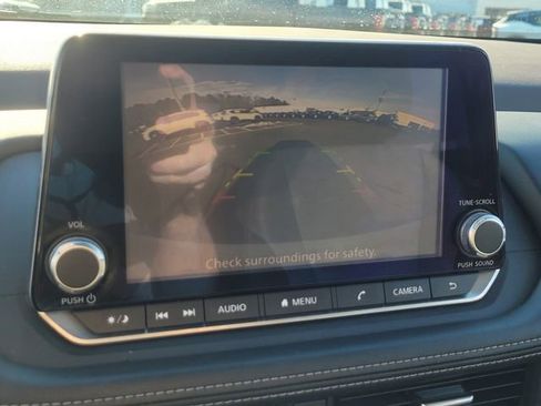 Used 2021 Nissan Rogue S AWD/4WD image 18