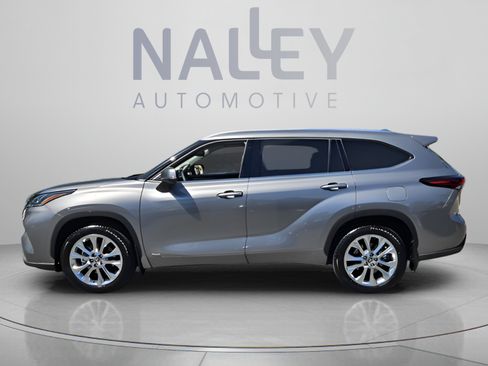 Certified 2026 Toyota Highlander Limited AWD/4WD image 2