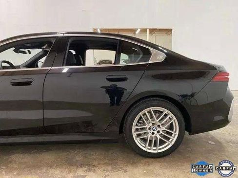 Used 2025 BMW 530i xDrive image 99