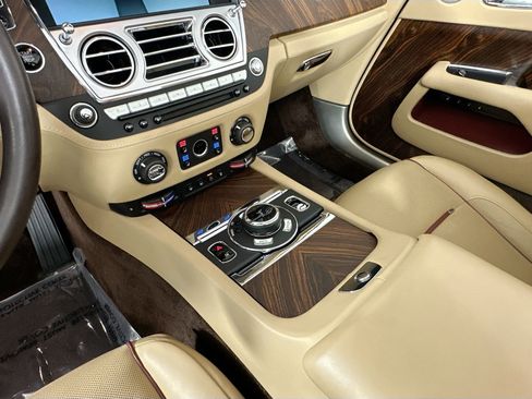 Certified 2017 Rolls-Royce Dawn RWD image 14